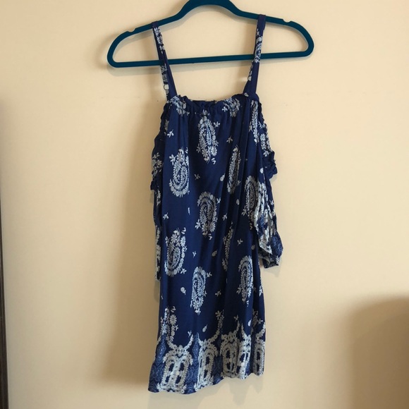 SUPER CUTE mini dress w/ off shoulder detail - Picture 1 of 3